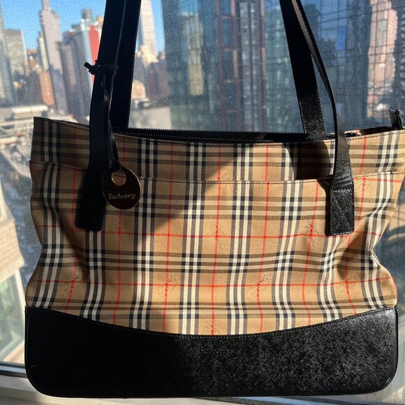 Burberry Bag - Picture 1 of 1